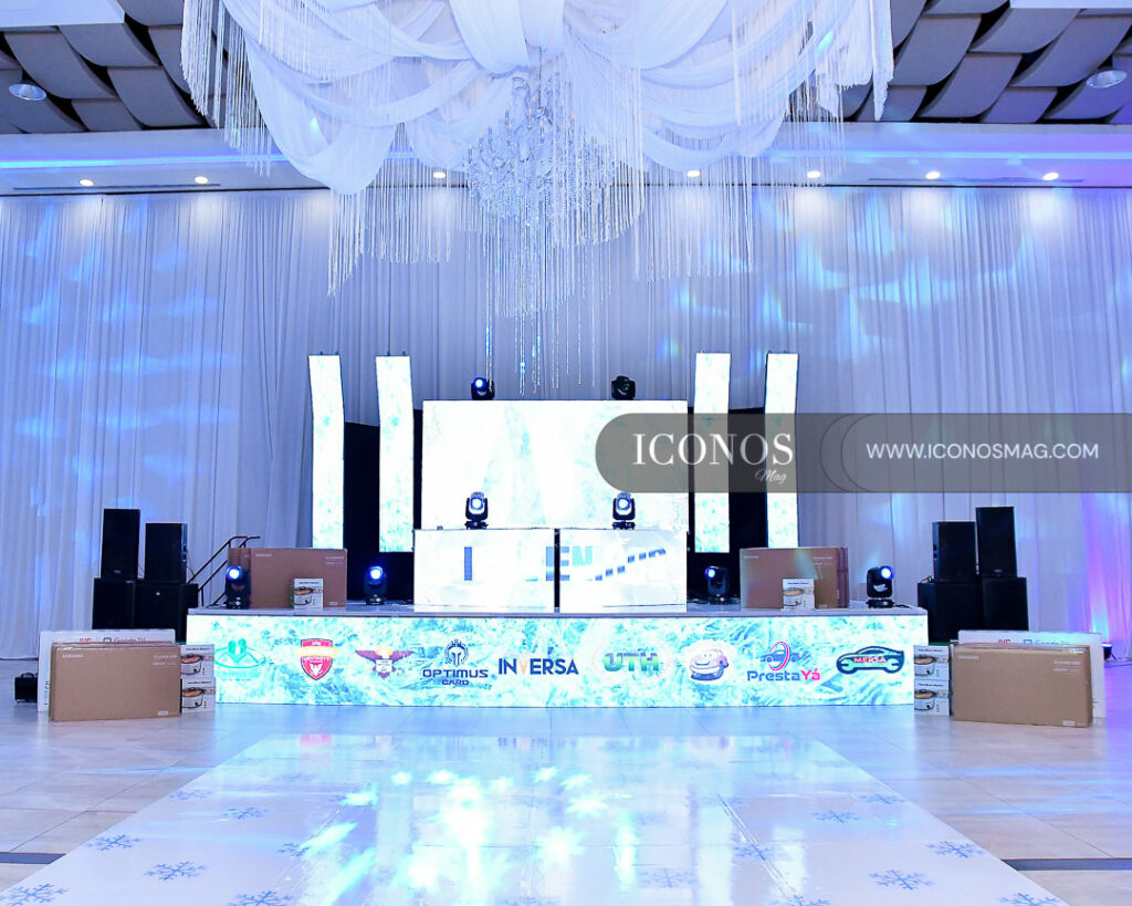 christmas la reina de hielo y el cazador by uth honduras