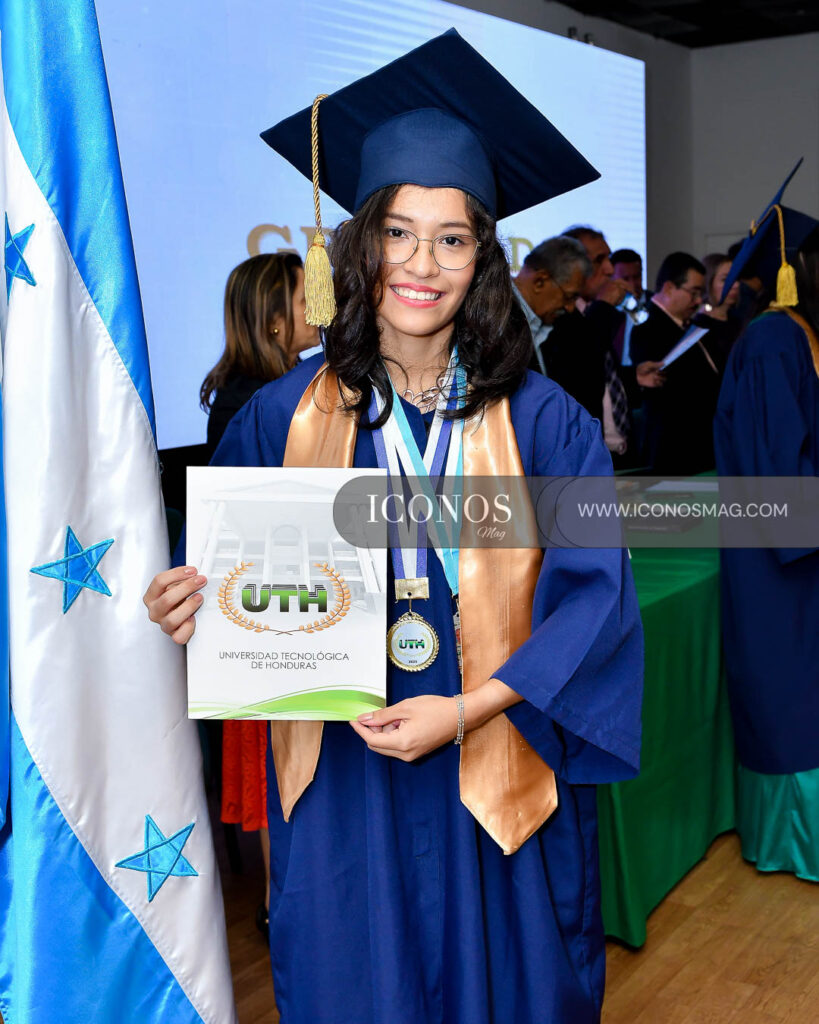 entrega becas jtr by uth honduras