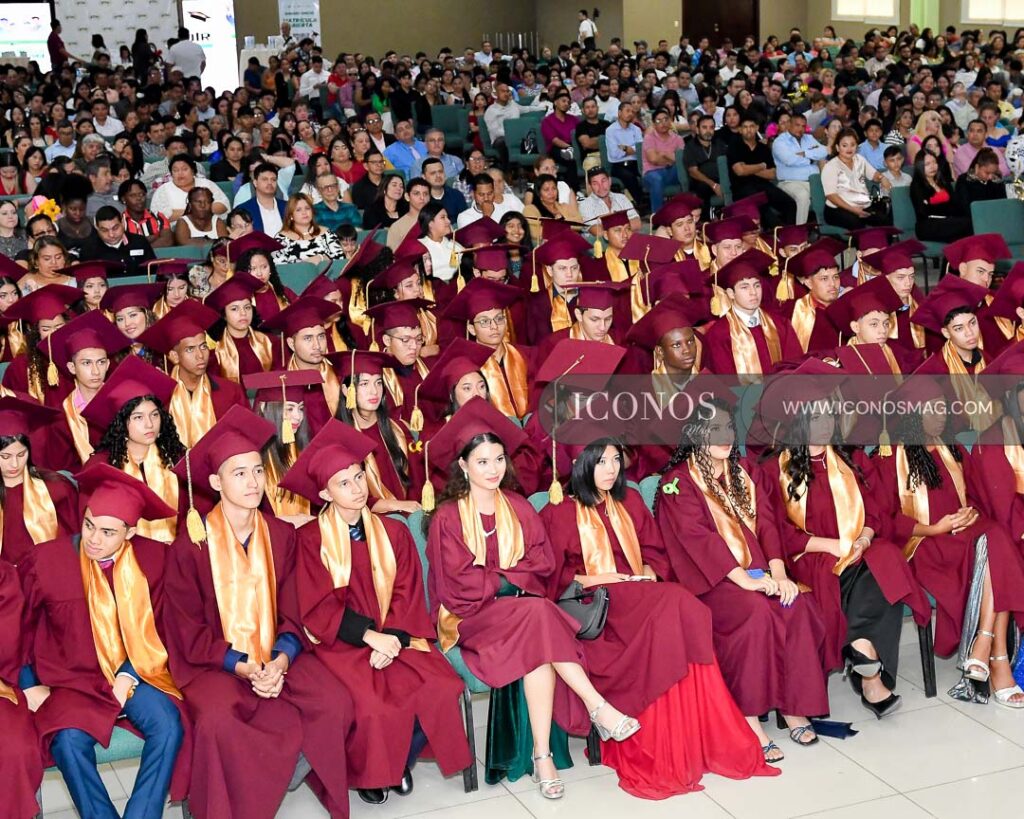 entrega becas jtr by uth honduras