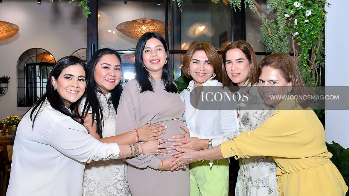 El <em>baby shower</em> de Angélica Suazo Urrutia