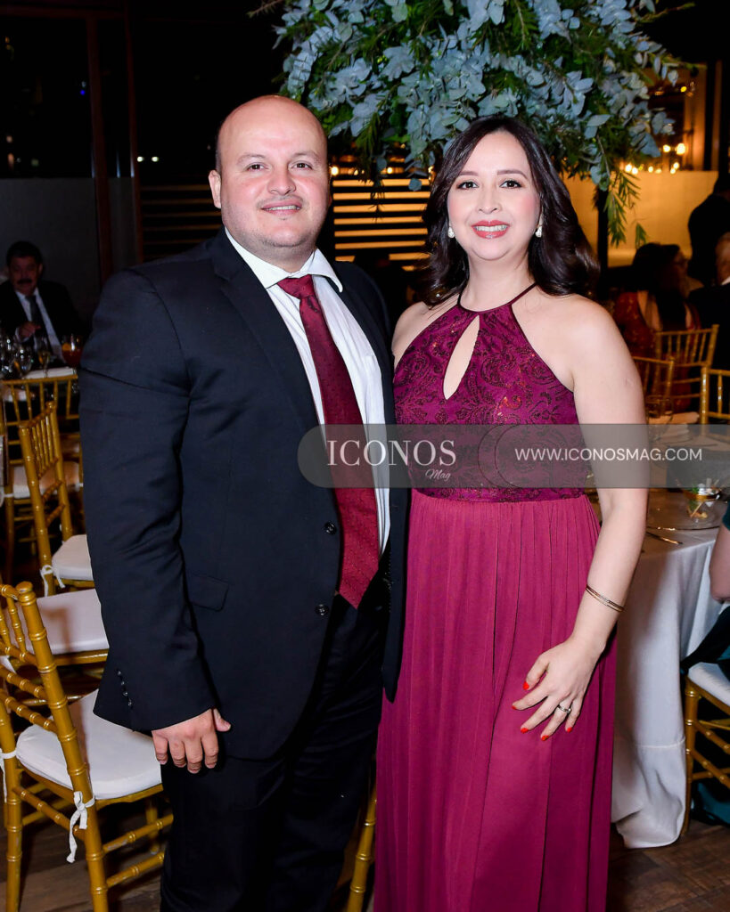 boda religiosa laury mejia sagastume y robert ugarte lopez