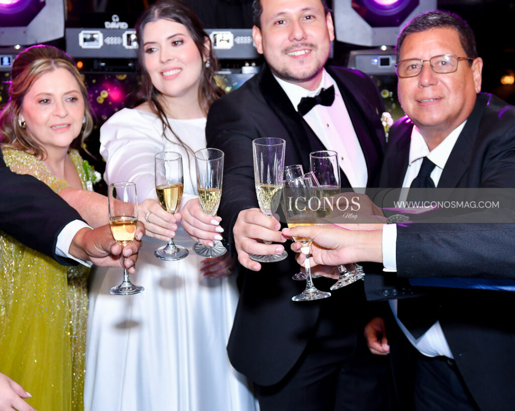 boda religiosa laury mejia sagastume y robert ugarte lopez