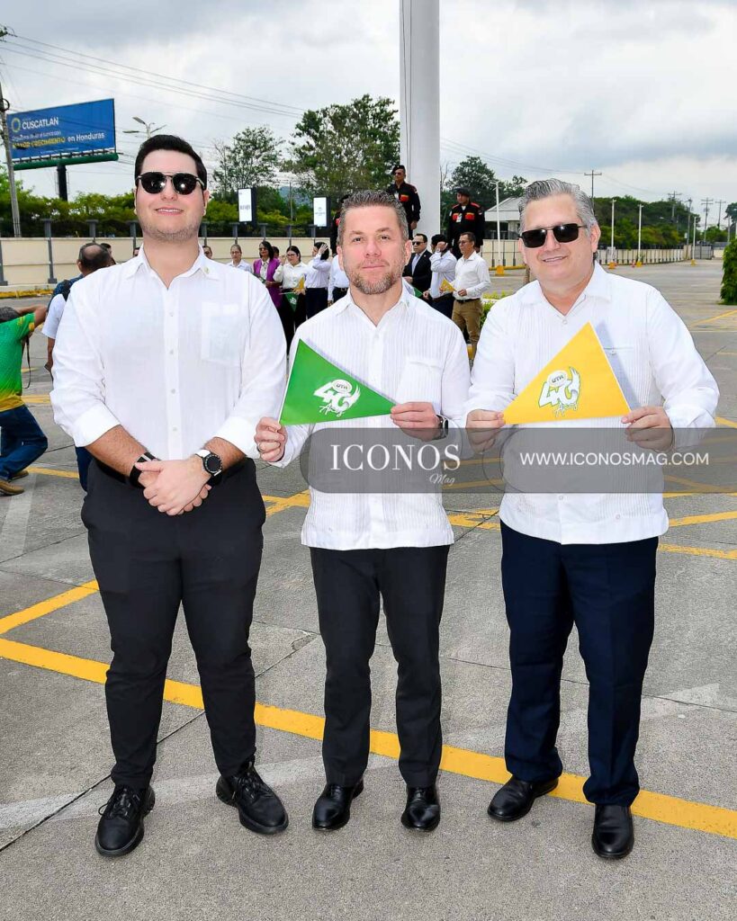 izada de bandera anos uth honduras