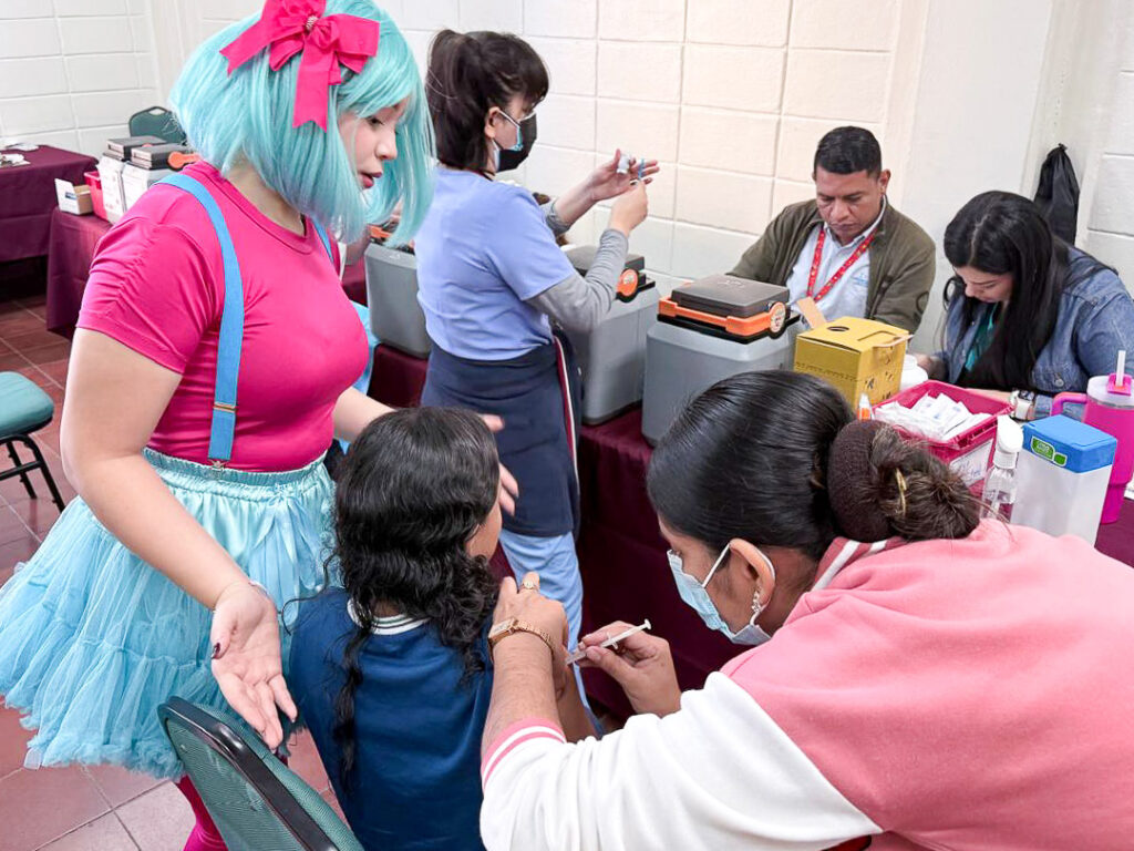 jornada gratuita de vacunacion uth honduras