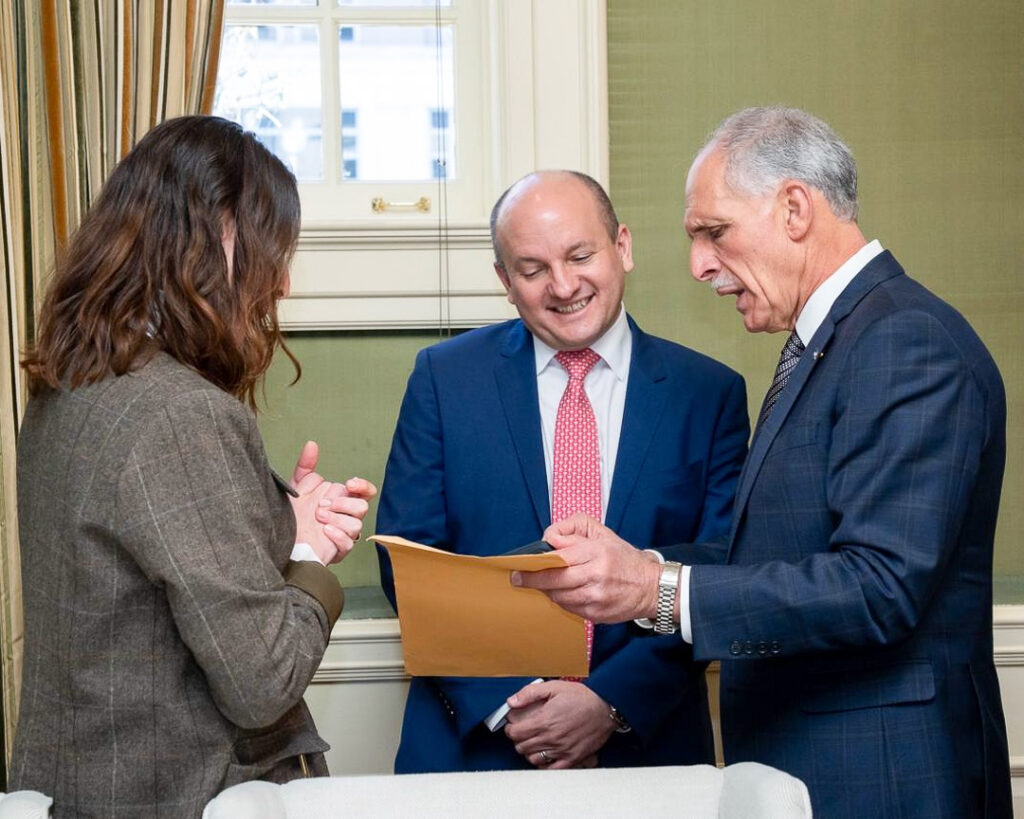 nasry asfura en washington dc con representantes de cargill