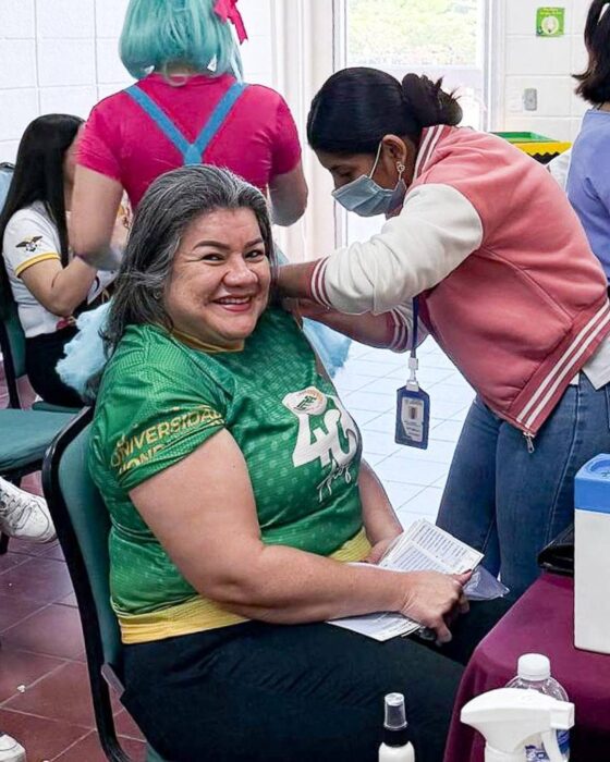 portada vacunacion uth