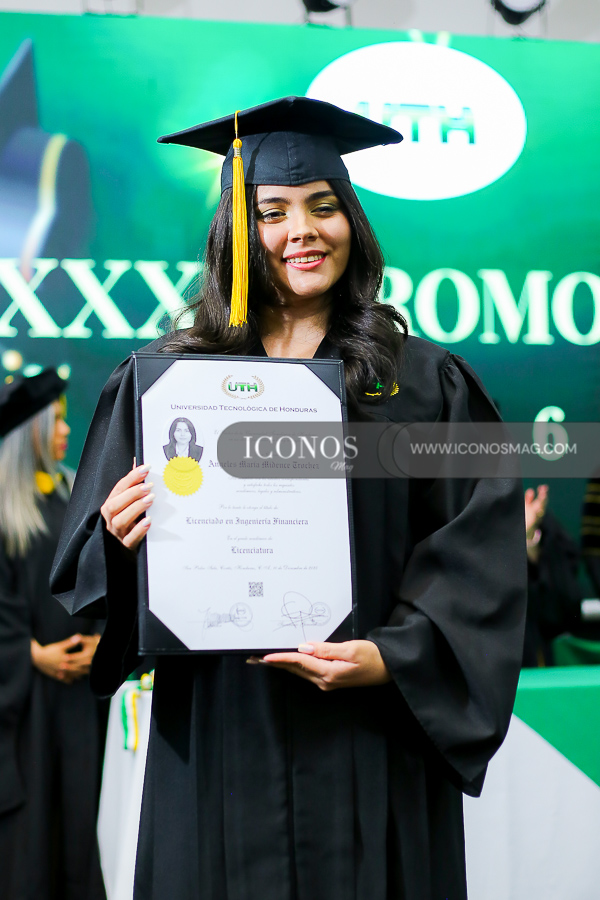 primera graduacion uth tegucigalpa UTH ENERO