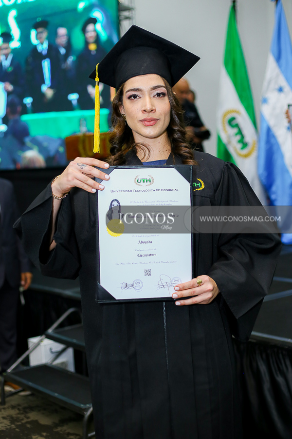 primera graduacion uth tegucigalpa UTH ENERO