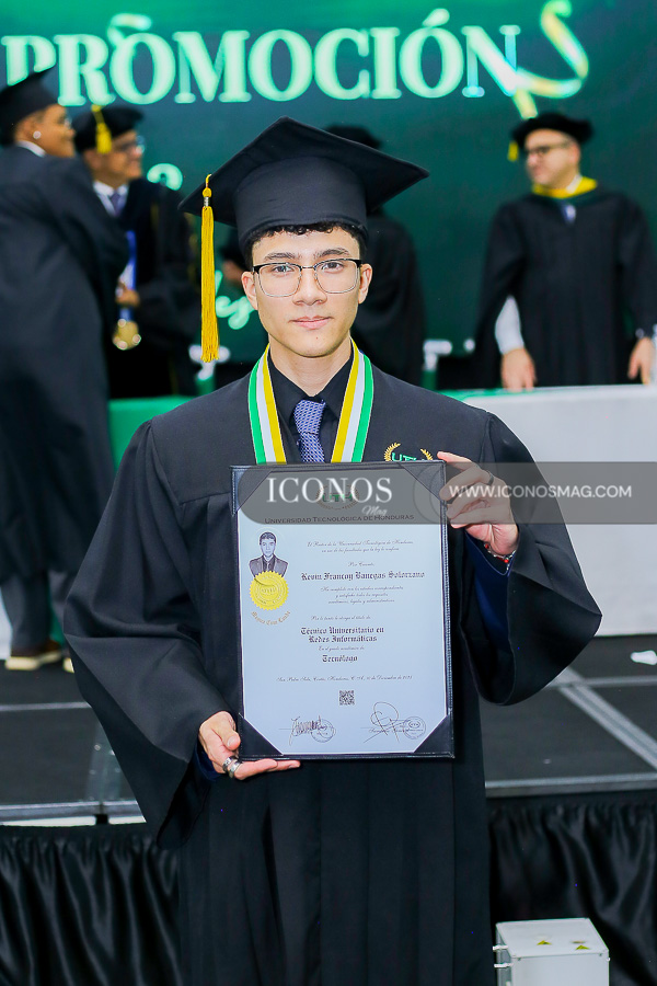 primera graduacion uth tegucigalpa UTH ENERO