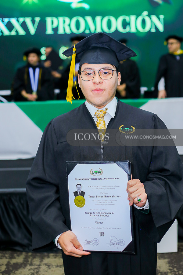 primera graduacion uth tegucigalpa UTH ENERO