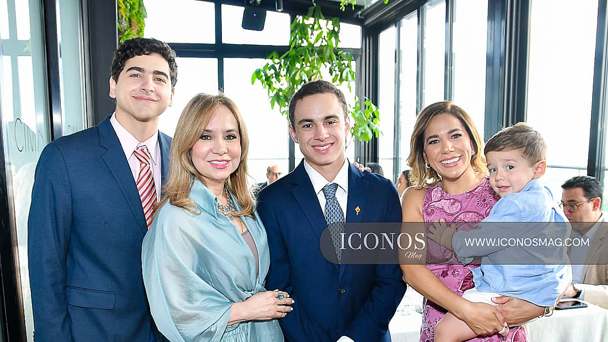 La confirmación de Adrián Lorenzo Valenzuela Blanco