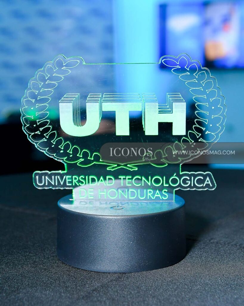 alianza optimus card uth y honduras cargo