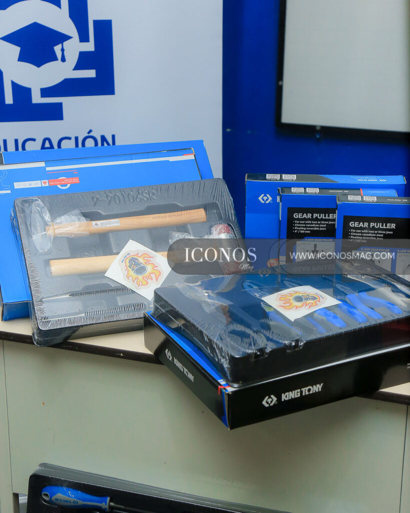 donacion grupo flores a centro tecnico hondureo aleman san pedro sula