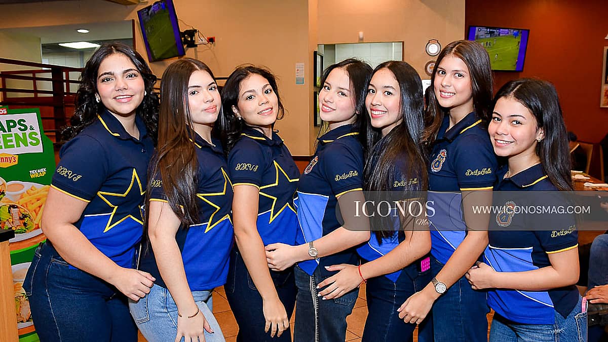 PRIMERA PARTE La entrance de los <em>Seniors La Salle</em> 2026 <em>by La Salle</em> San Pedro Sula