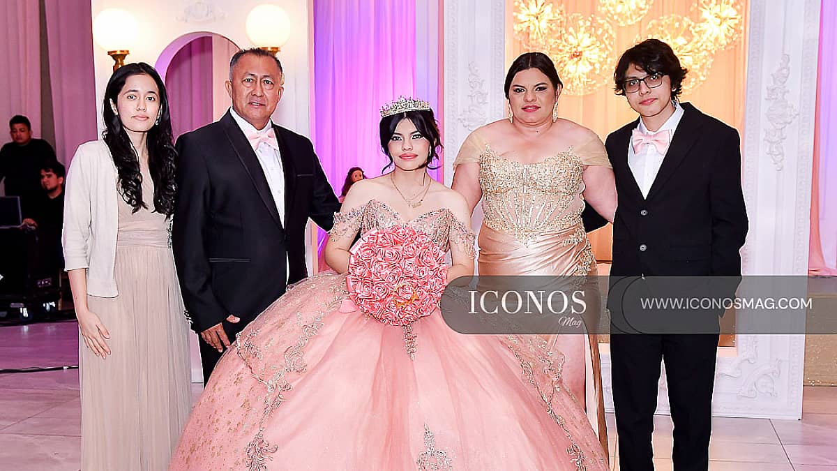 Los quince años de Brittany Larissa Orellana Flores