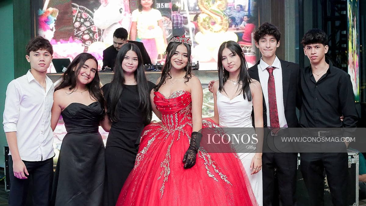 Los quince años de Vielka Desirée Cárcamo Espinoza