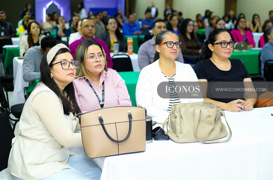 Conferencia ia aplicada a nivel empresarial by uth