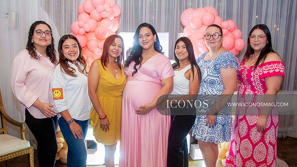 El <em>baby shower</em> de Jenny Zelaya de Garay