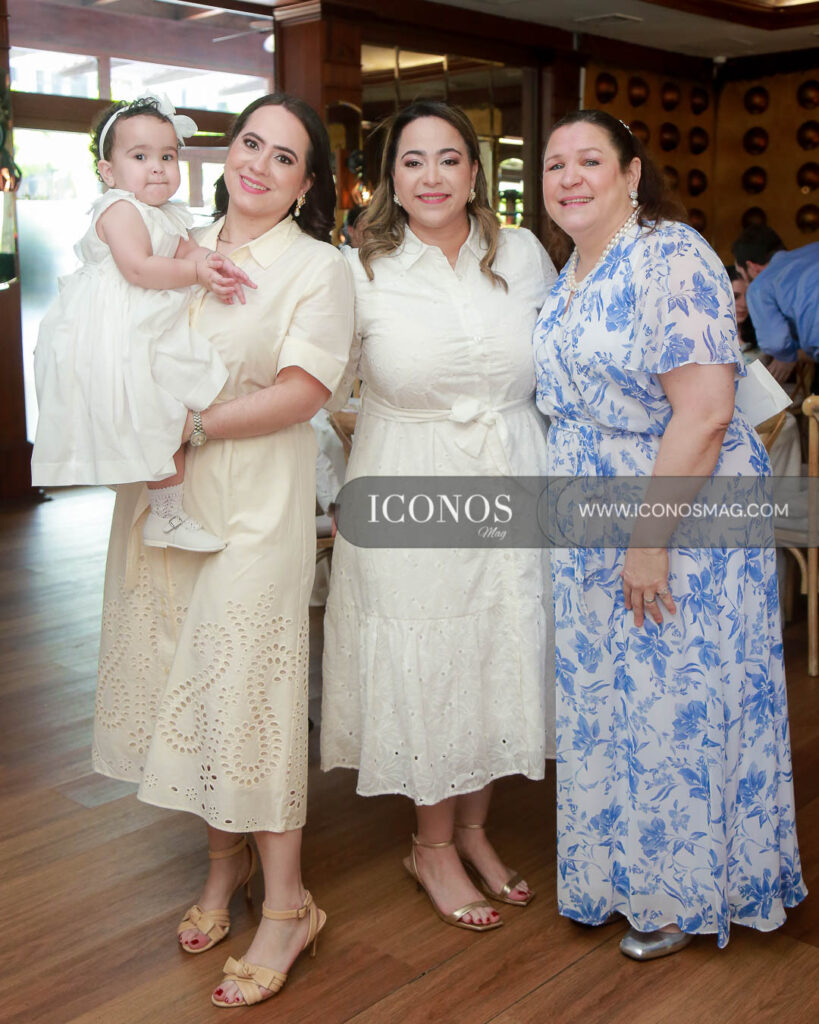 bautizo victoria regina cousin saybe