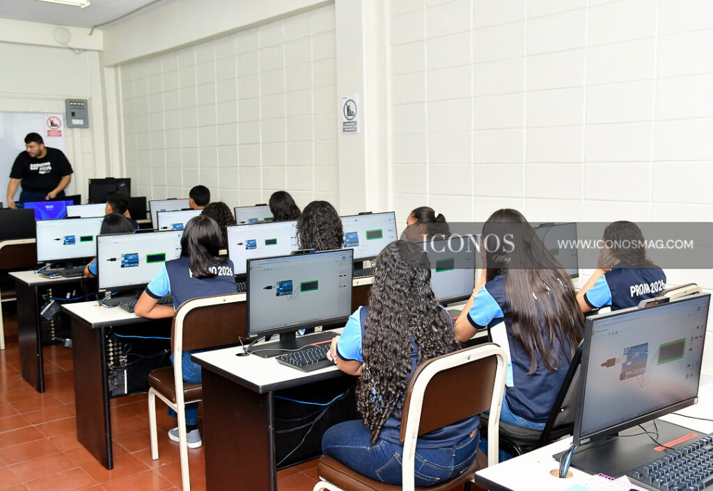 celebracion dia mundial arduino day by uth honduras