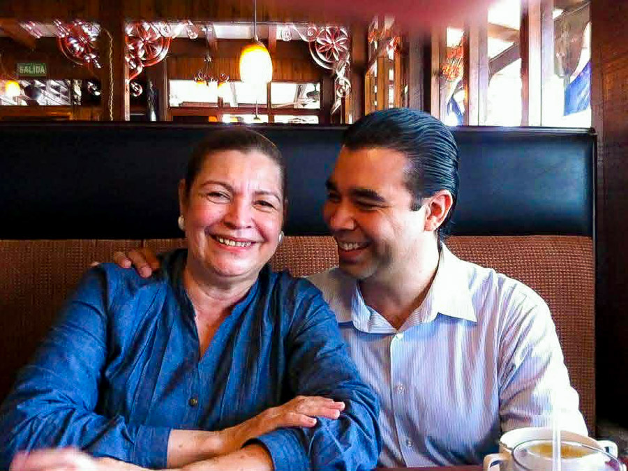 fallece carlos gilberto alvarado urquia