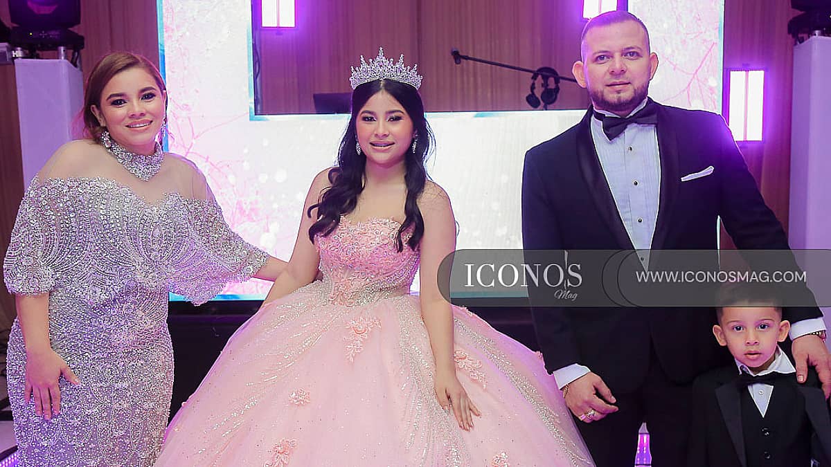 Los quince años de Elena Jazmín González Sandoval