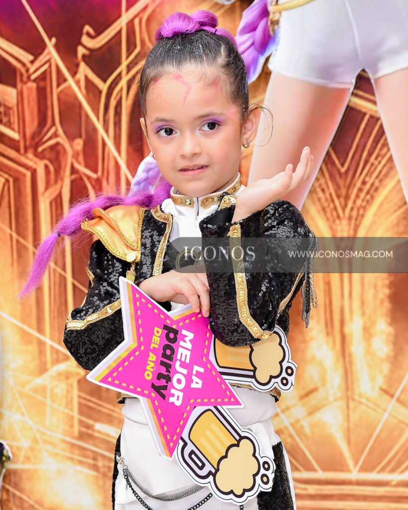 presentacion kpop demon hunters banco atlantida honduras