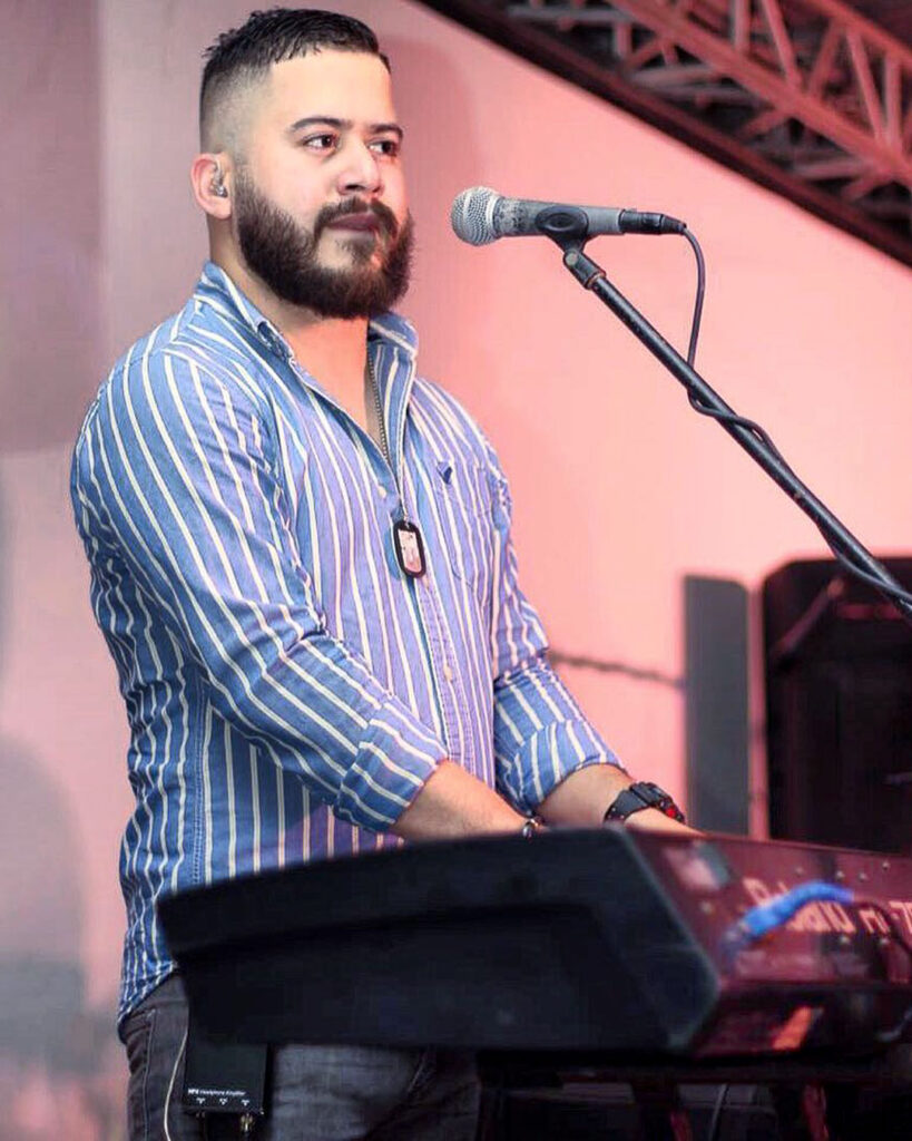 rafael robles flores