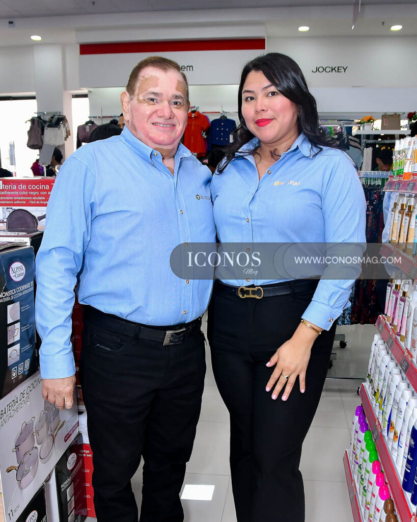 Inaguracion almacenes el titan by town center