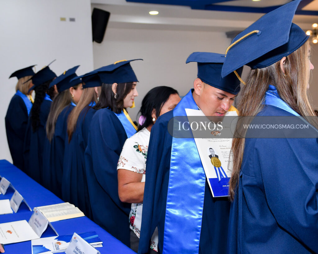 historia de fernando recinos esquivel