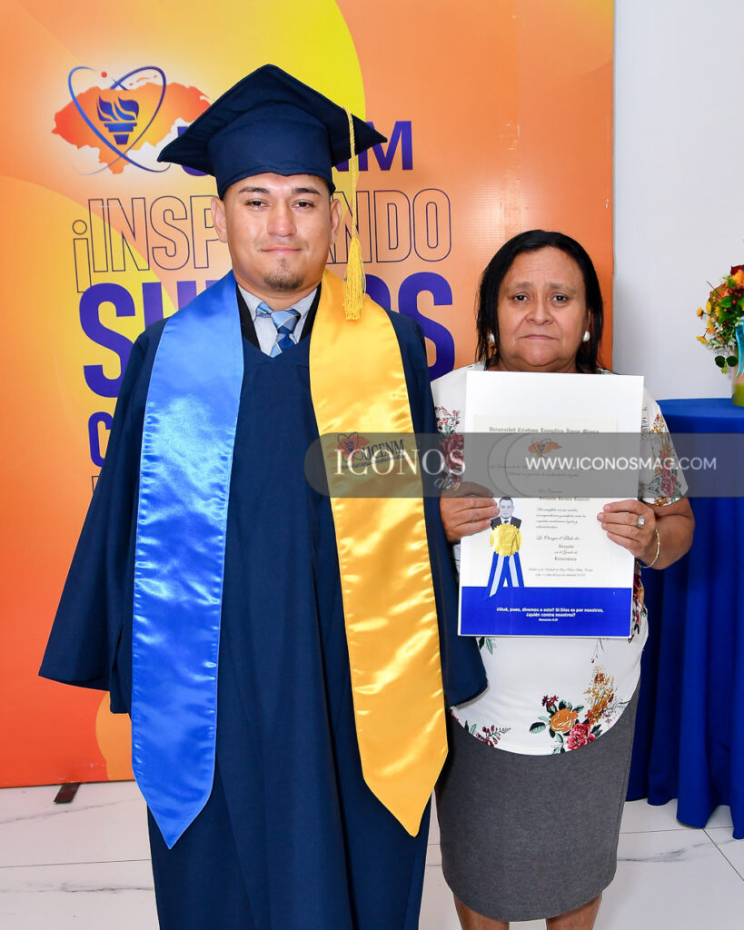 historia de fernando recinos esquivel