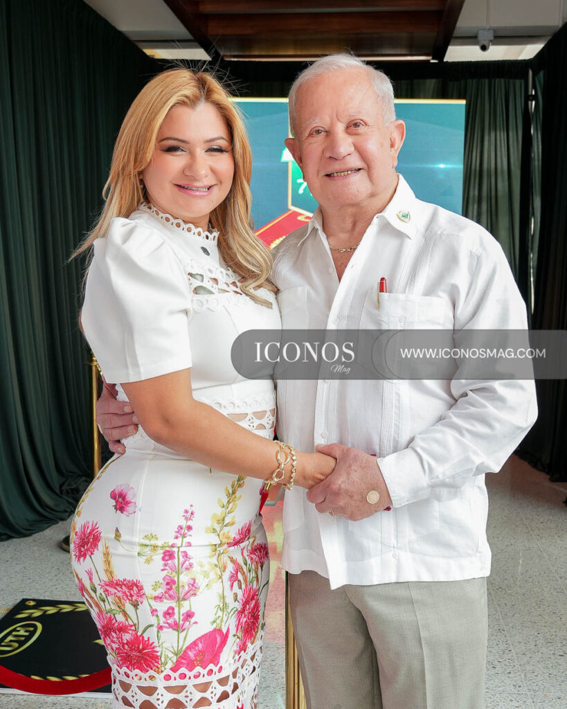 inauguracion pasillo de honor uth honduras