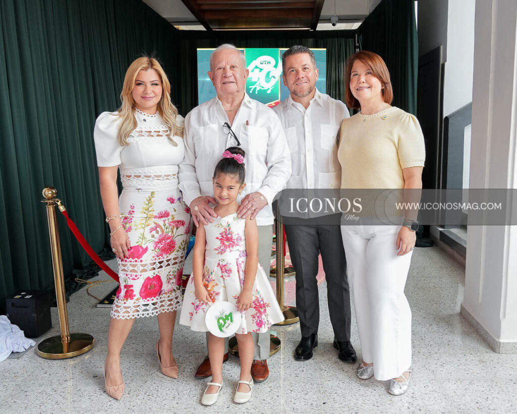 inauguracion pasillo de honor uth honduras
