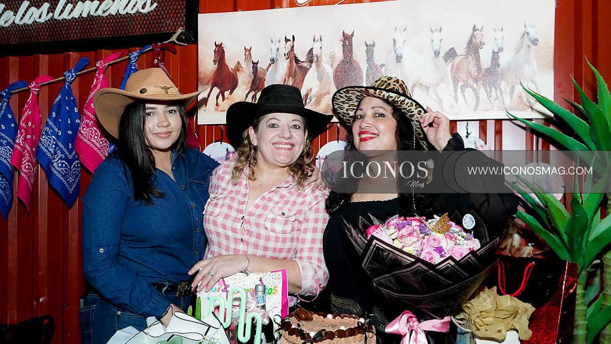 El cumpleaños de María Teresa Martínez Romero