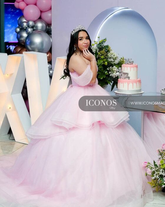 portada quinceaos isabella