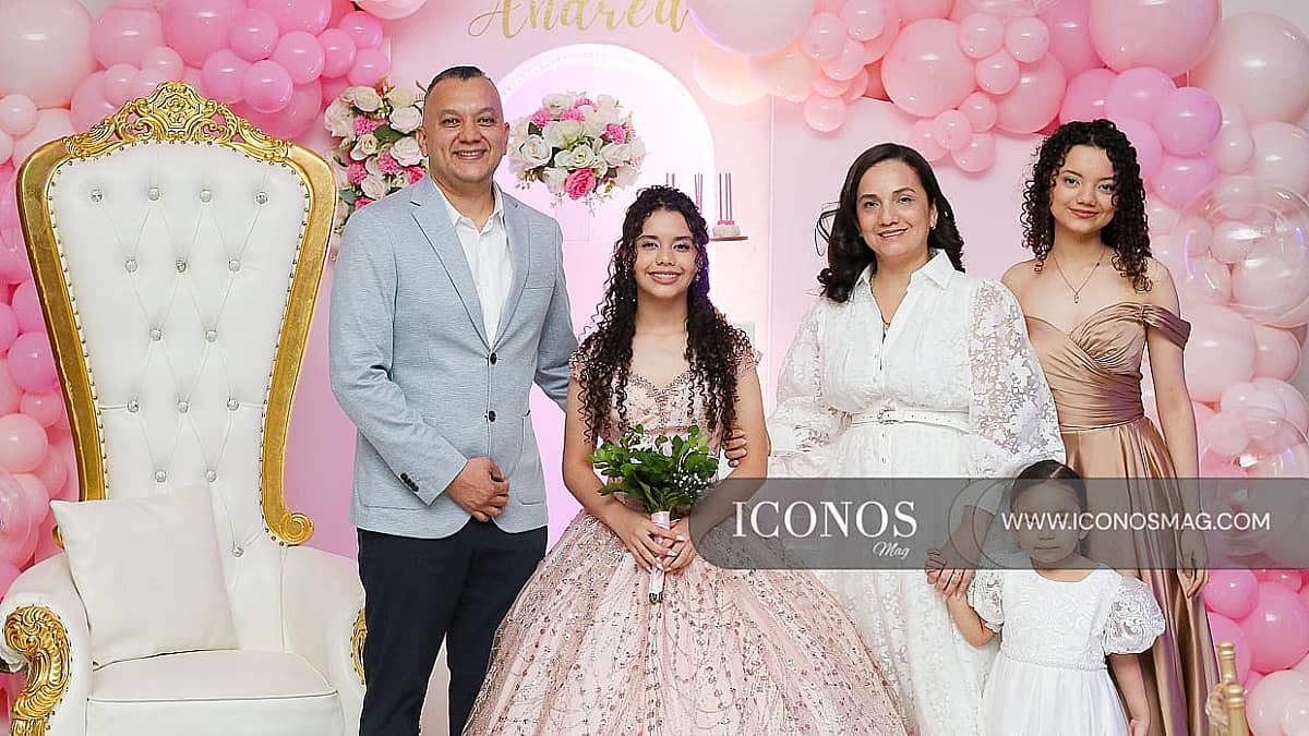 Los quince años de Andrea Montserrat Villela Alvarado