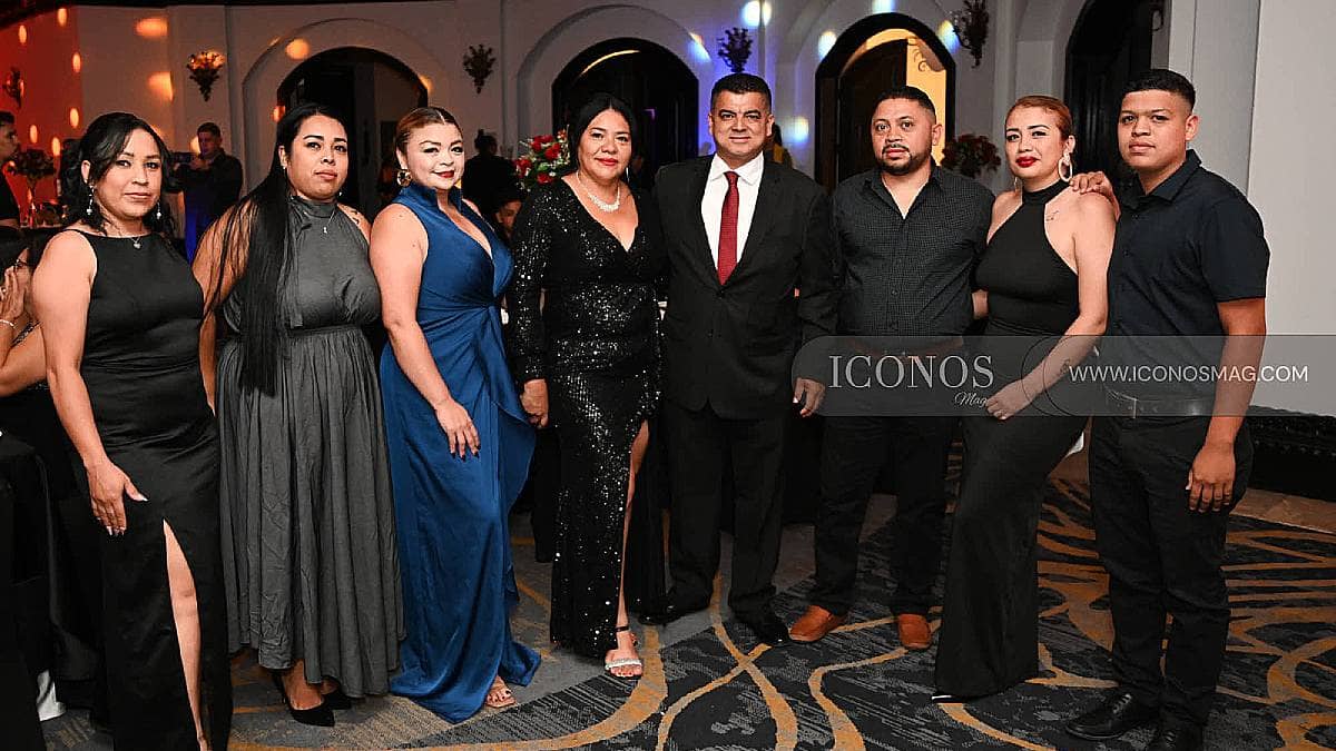 Los quince años de Marcela Elizabeth Vásquez Izaguirre