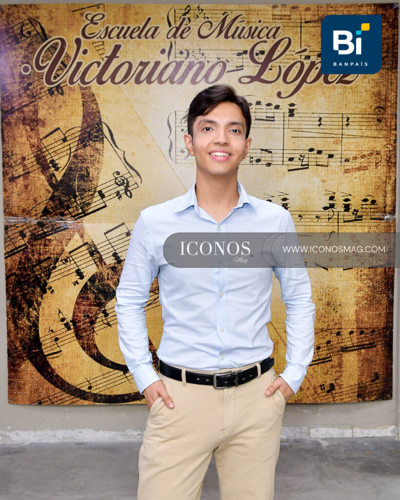 Sopranista Dennis Orellana