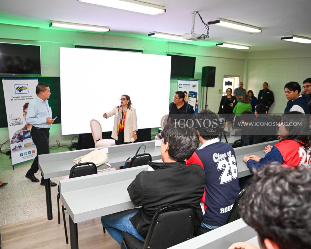 empresario en el aula uth honduras