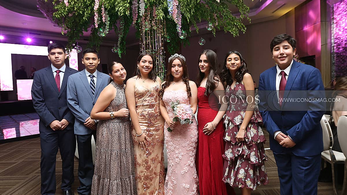 Los quince años de Adrianna Michelle Eskelsen Barahona