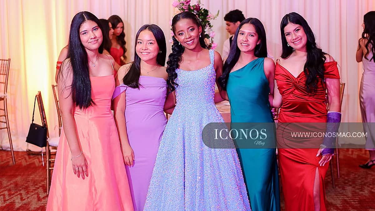 Los quince años de Mariana Isabel Mena Godoy