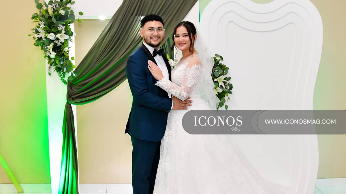 La boda de Anna Rebeca Galindo Hernández y Mario Roberto Mendoza Menjívar