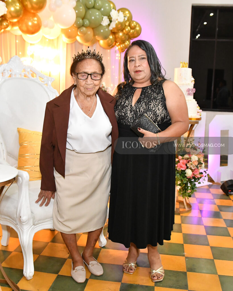 cumpelanos maria ercilia velez escobar