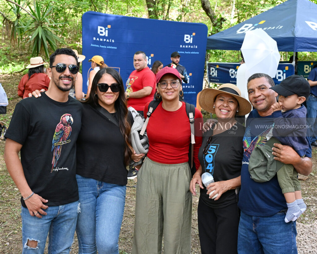 decima tercera liberacion de guacamayas rojas by banco del pais honduras