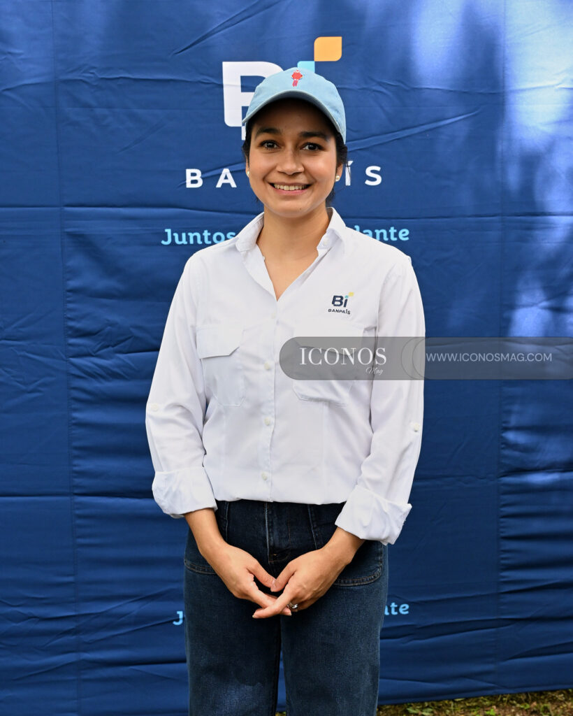decima tercera liberacion de guacamayas rojas by banco del pais honduras