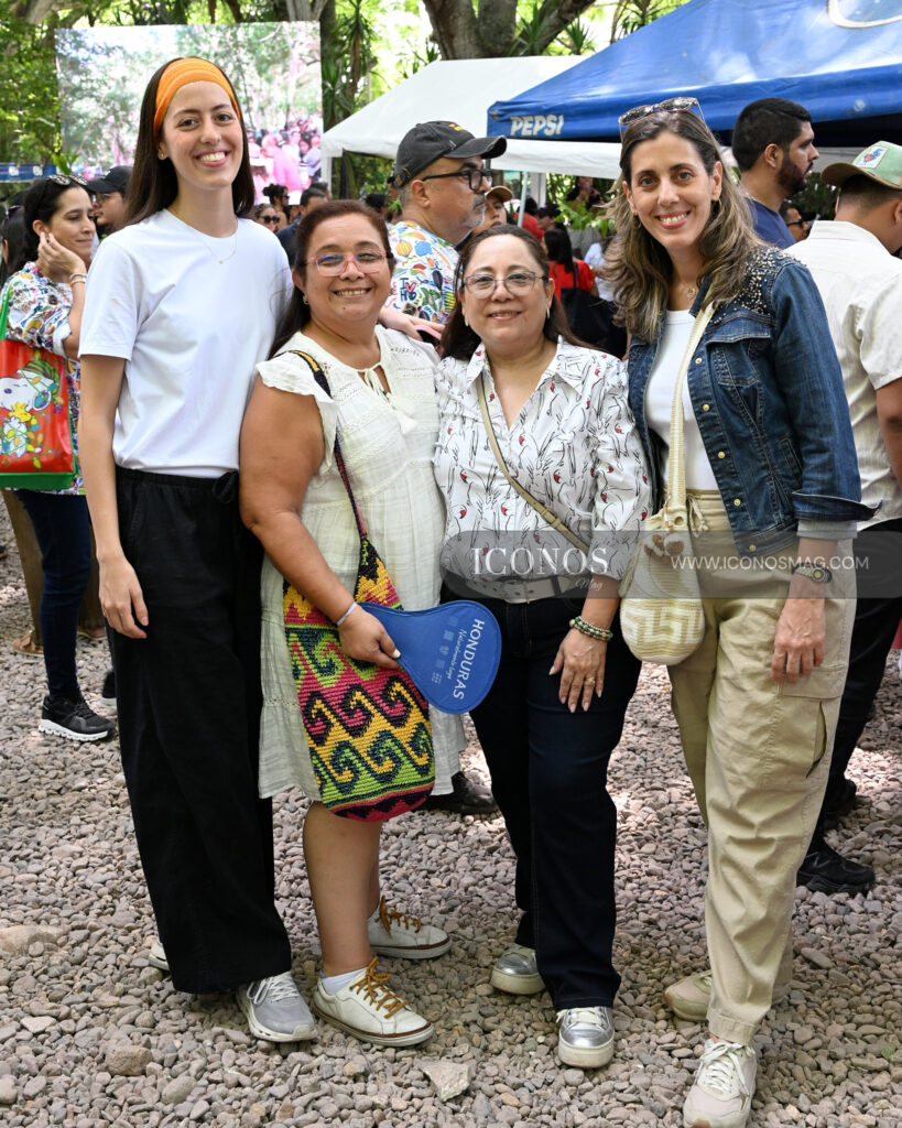 decima tercera liberacion de guacamayas rojas by banco del pais honduras
