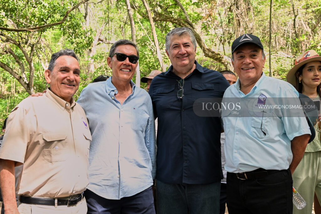 decima tercera liberacion de guacamayas rojas by banco del pais honduras