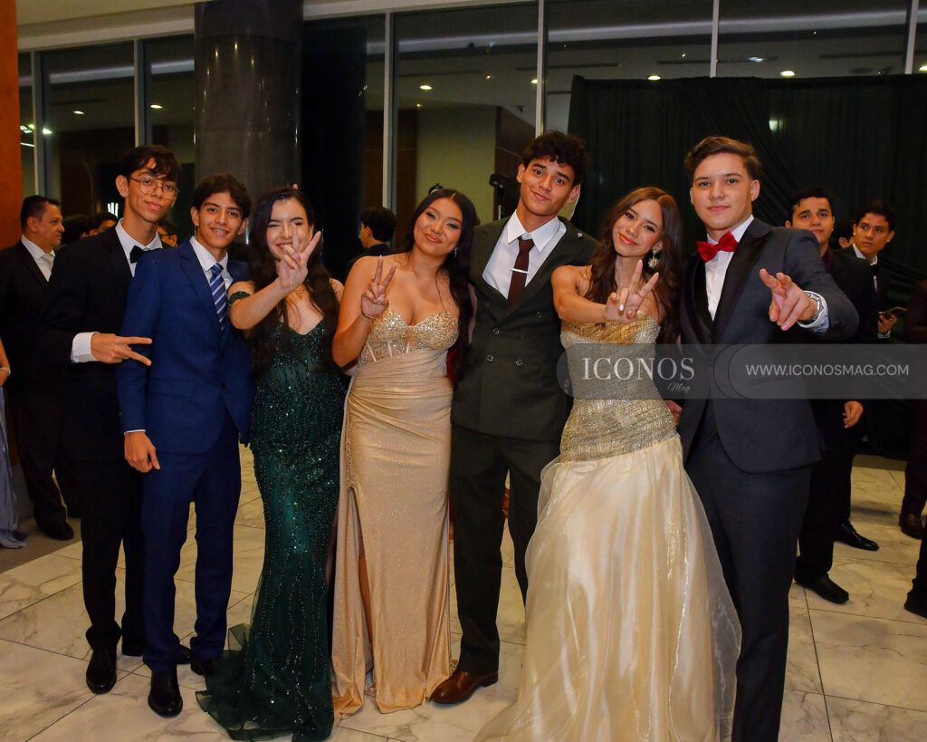 graduacion senior em escuela mhotivo