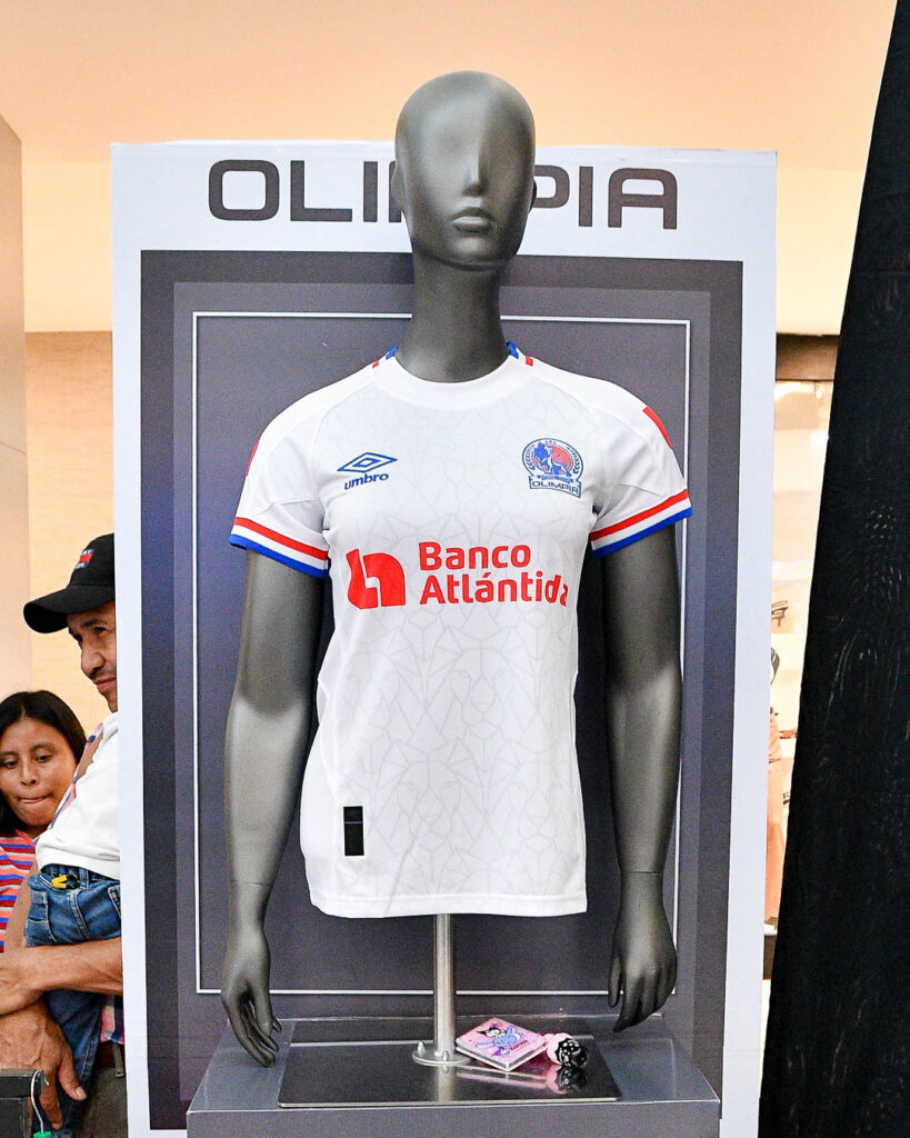 pasarela de indumentarias by Mega Mall honduras