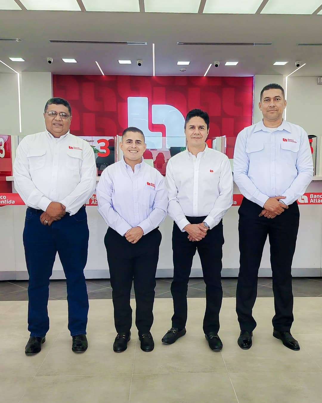 PORTADA Apertura agencia plaza Sab Banco Atlntida Honduras